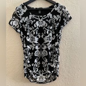 INC black and white top, like new! Flattering & versatile. You will LOVE it!